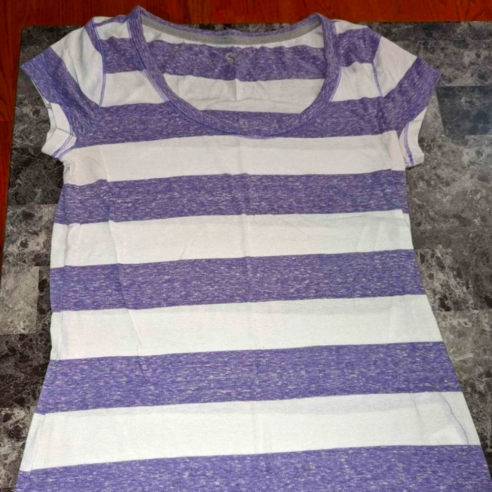 Size XL top - purple and white stripes